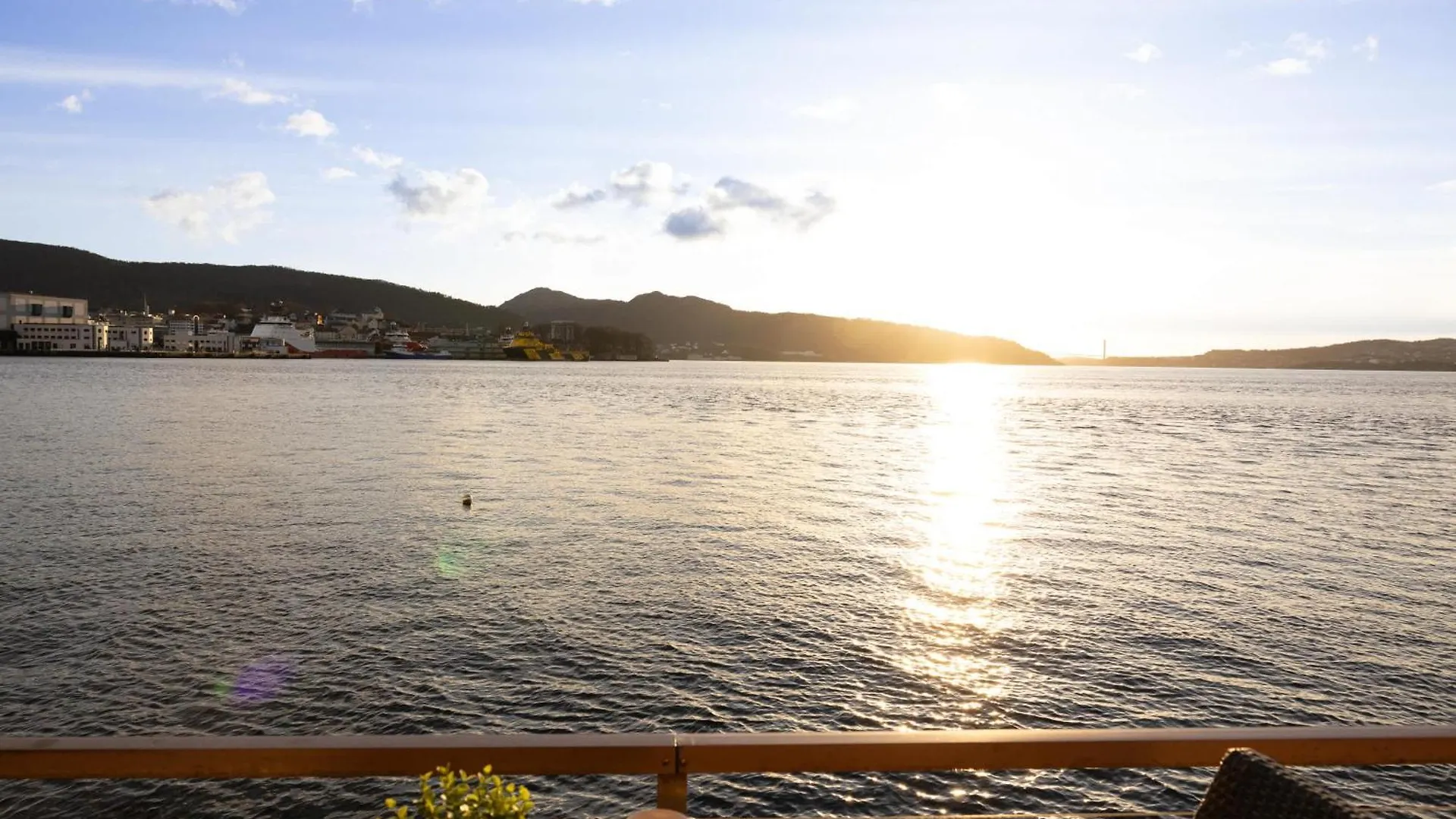 Heimby Homes - Balcony Above The Sea Bergen Appartamento