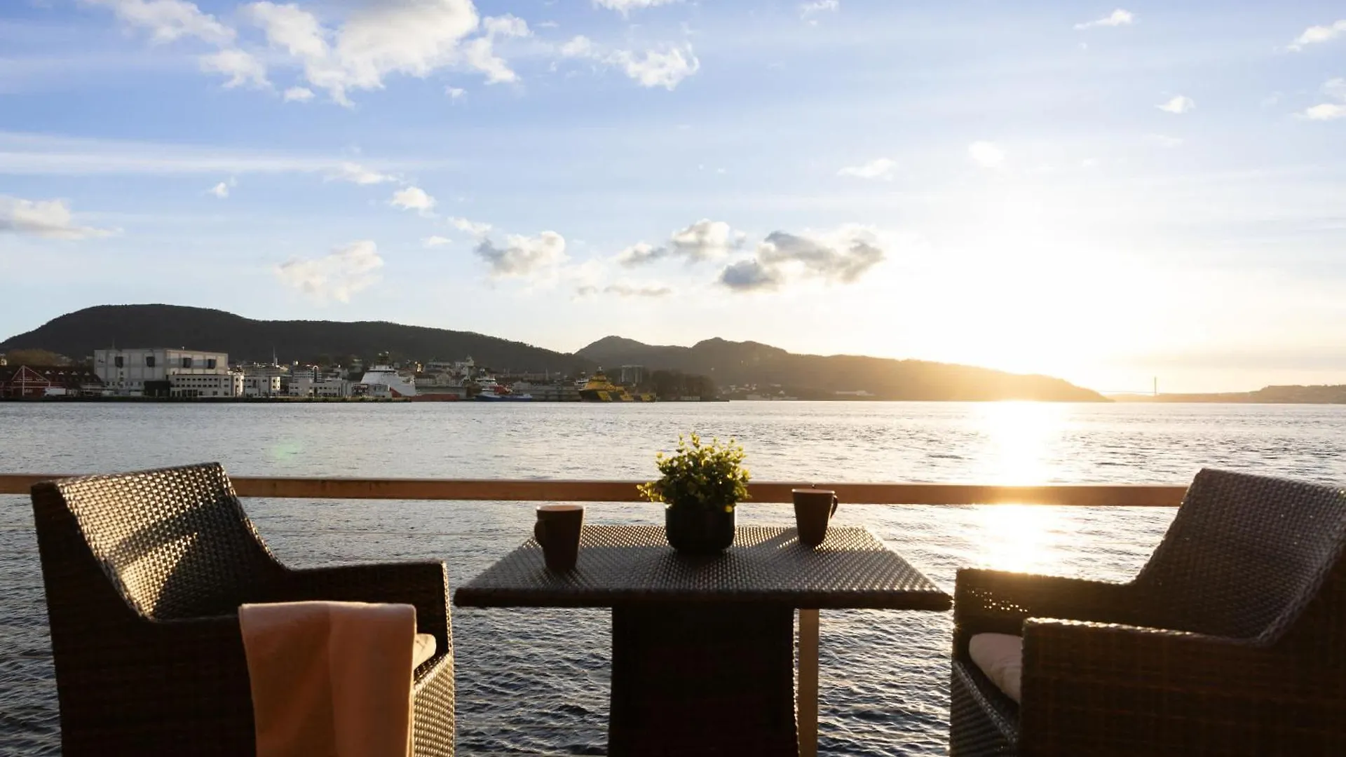 Heimby Homes - Balcony Above The Sea Bergen Norway